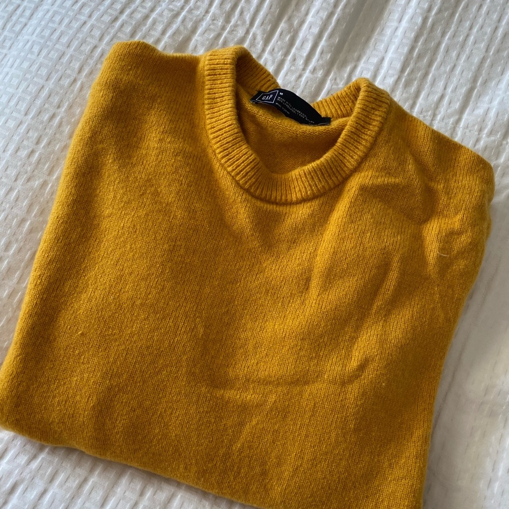 GAP Sweater